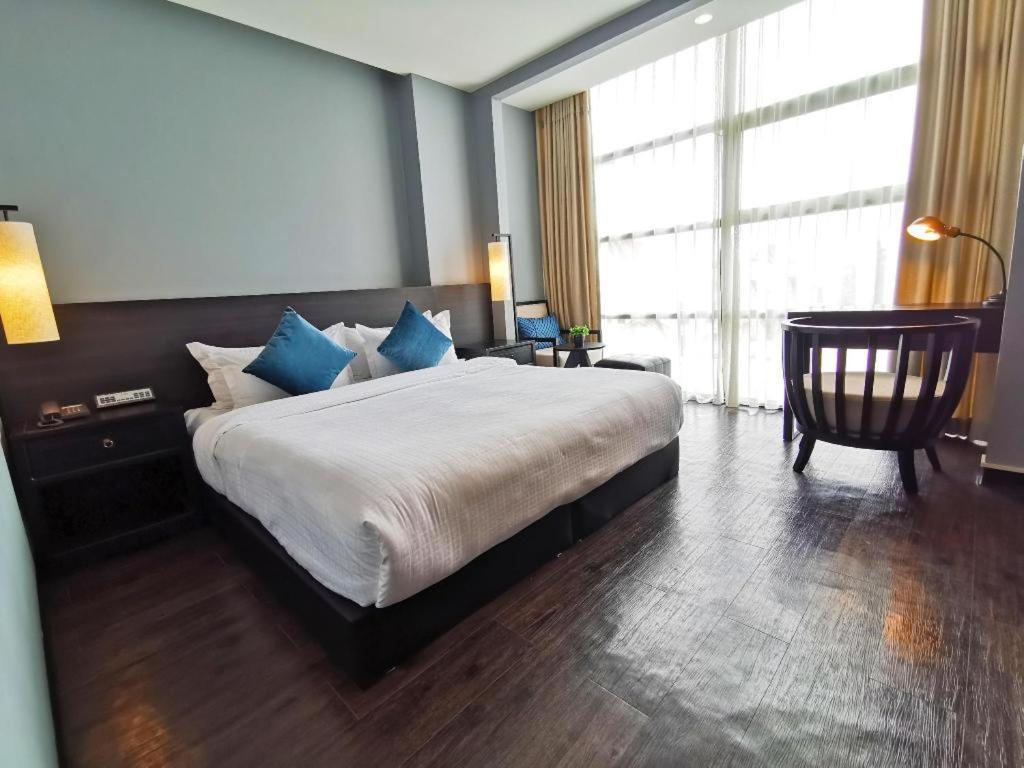 Tera Hotel Вьентьян Экстерьер фото